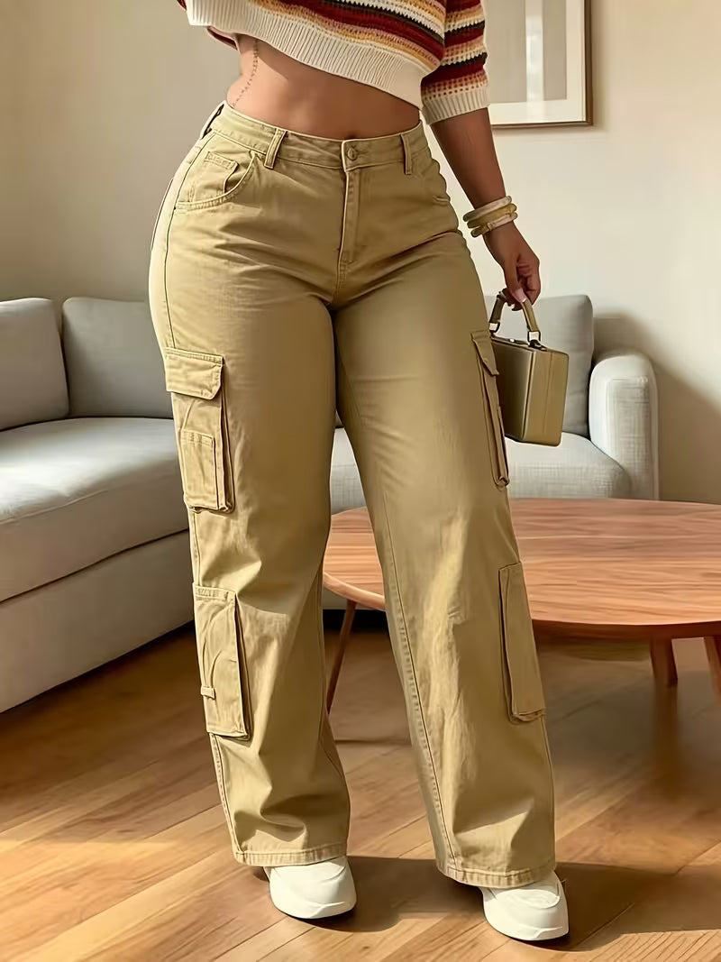 Pantalón cargo caqui para mujer, vista lateral con bolsillos dobles en la pierna