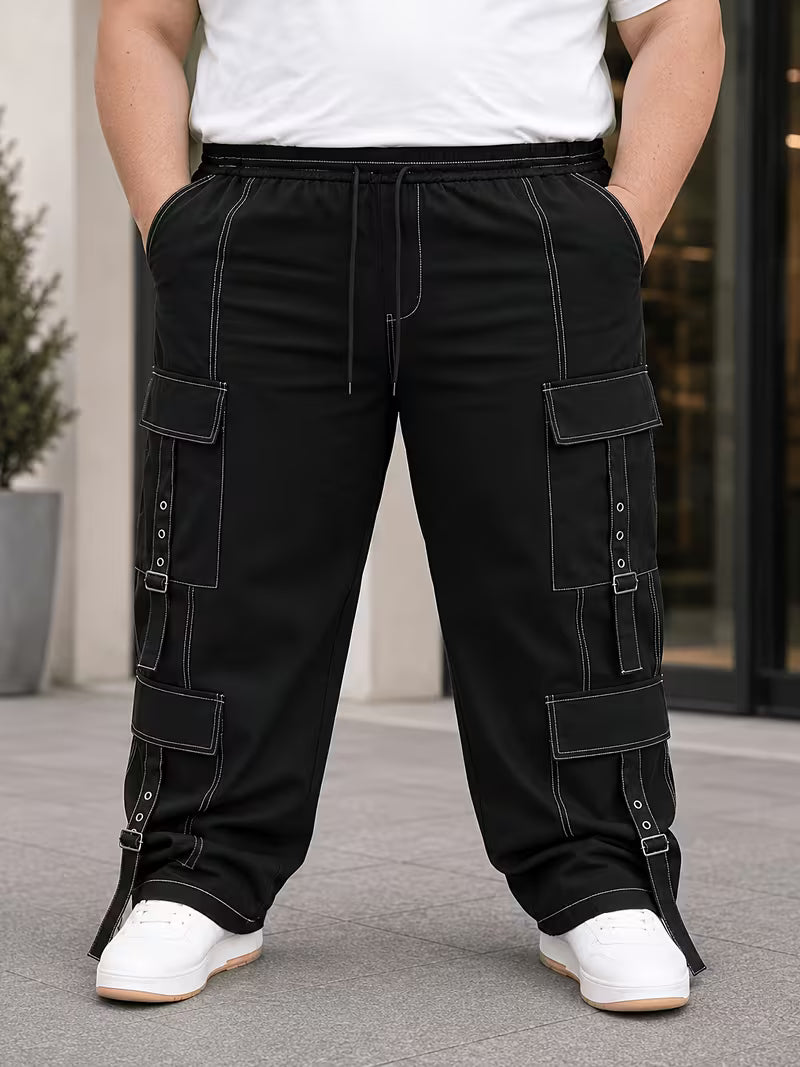 «Pantalón cargo negro para hombre en tallas grandes, vista de frente»