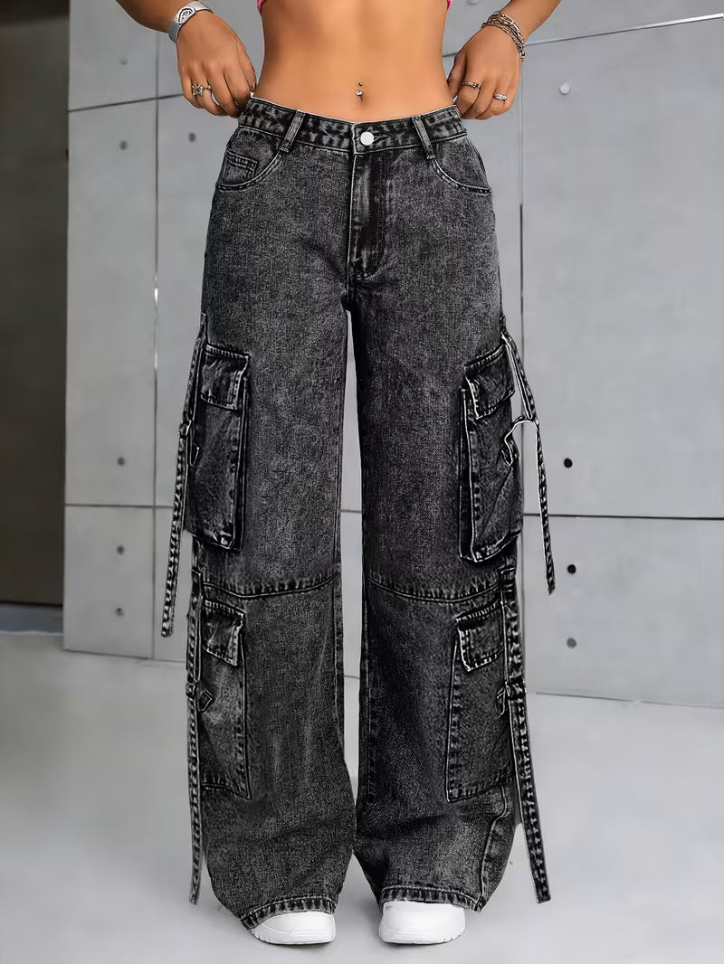 Jeans cargo negros para mujer de pierna ancha con tiras decorativas