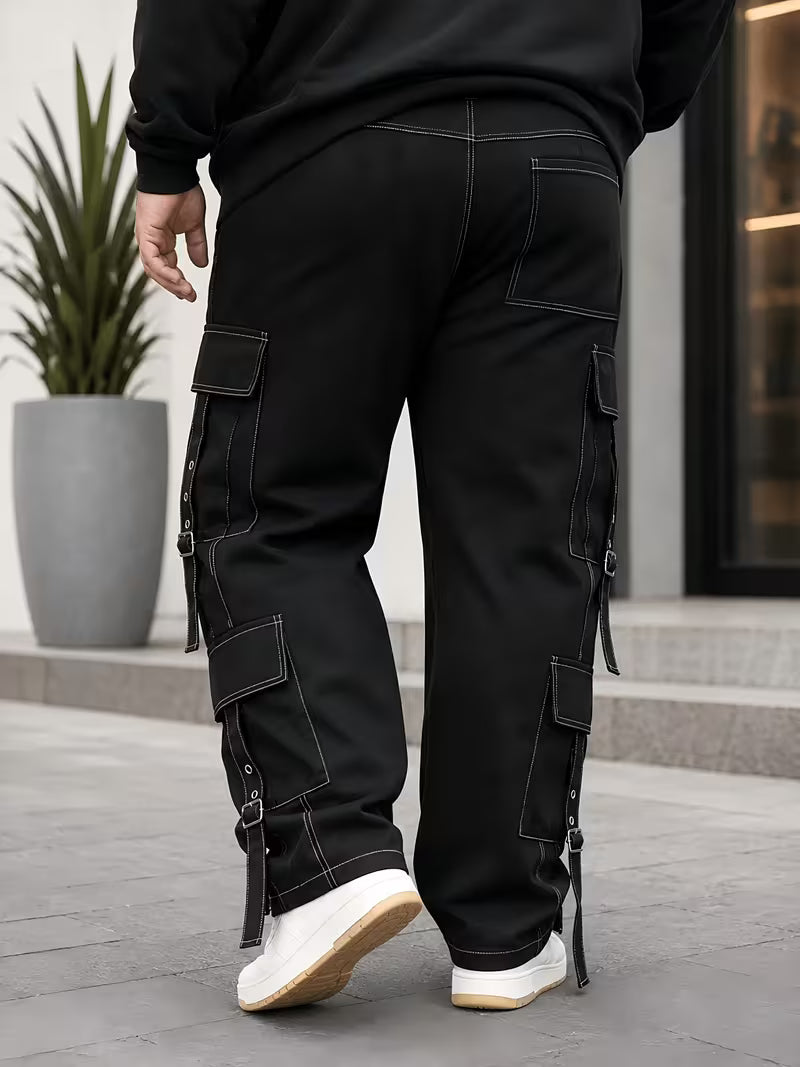 Pantalón cargo negro para hombre en tallas grandes, vista trasera con bolsillos