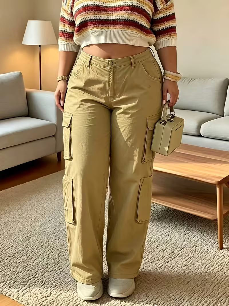 Pantalón cargo caqui para mujer, vista lateral con bolsillos dobles en la pierna».
