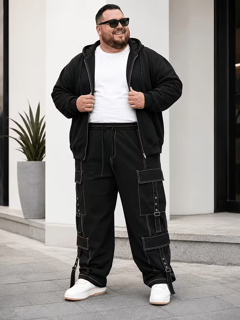 «Pantalón cargo negro de corte recto para hombre en tallas grandes, combinado con chaqueta».
