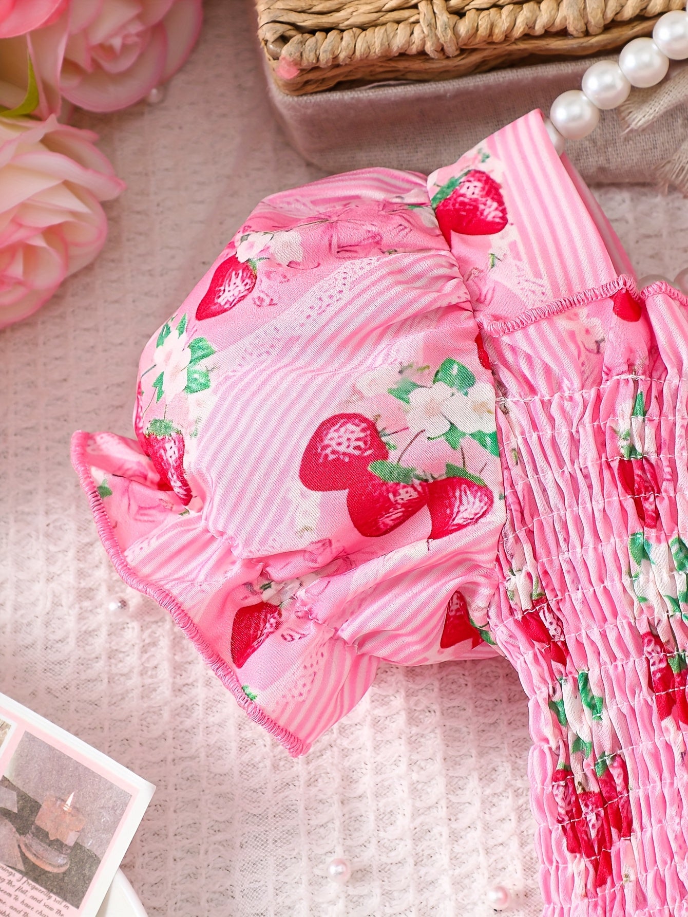 Vestido de Fresas para Niña | Rosa, Manga Burbuja, Tela Suave Arrugada | Uso Casual y Exterior