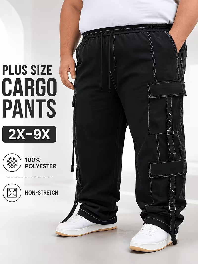 Pantalón cargo negro para hombre en tallas 2XL a 9XL, con bolsillos laterales y hebillas. Cartel de composición: 100 % poliéster, sin elasticidad.

